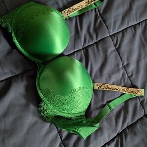 Victoria's Secret Very Sexy Push Up Green Lace Bra